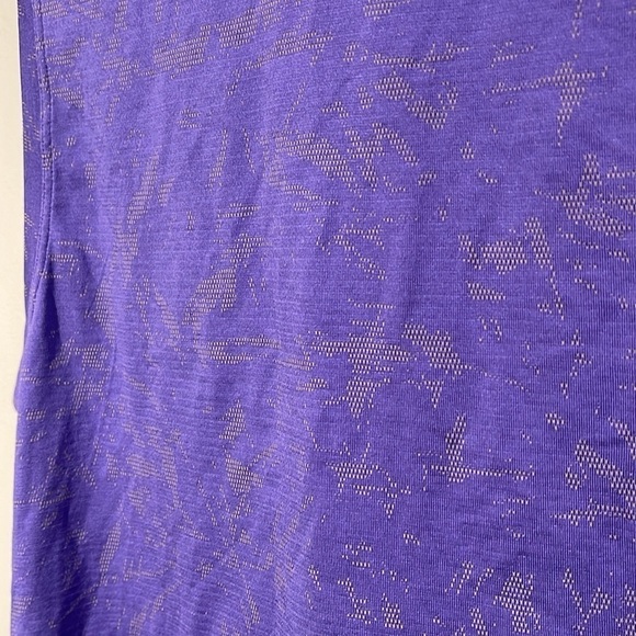 Lululemon 2022 Metal Vent Tech Sleeveless Shirt 2.0 in charged indigo- size XS - Picture 7 of 10